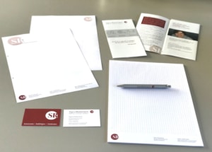 Geschäftsausstattung Briefbogen, Visitenkarte, Block und Flyer im CI-Design